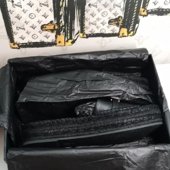 New Authentic Versace Summer Slides – Premium Leather, Gold-Tone Logo - Picture 3 of 10